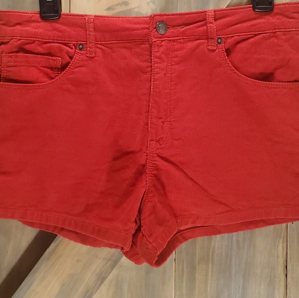 Forever 21 Red Corduroy Shorts Sz29